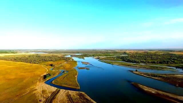 新疆伊犁河秋景
