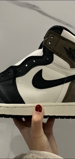 aj黑摩卡真假对比