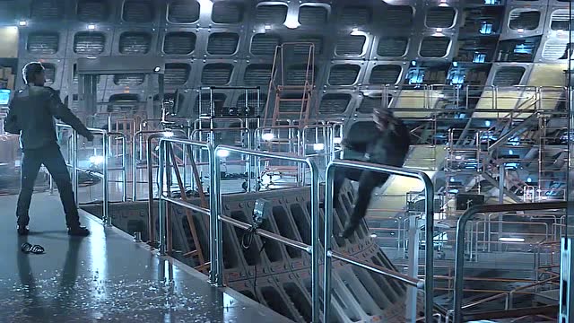 终结者施瓦辛格的t800机器人对战t3000纳米机器人