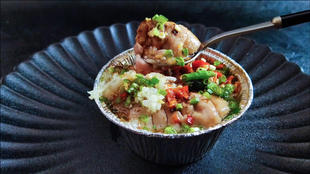 吃一口香辣入味的锡纸猪脑花,瞬间触动舌尖上的味蕾,解馋