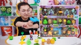 植物大战僵尸玩具开箱：居然火龙草长这么丑 还赠送一把玩具枪