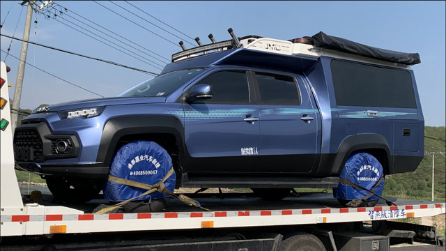 江铃钓鱼皮卡亮相,车尾全封闭能睡人,还能升顶,2.0t配四驱!