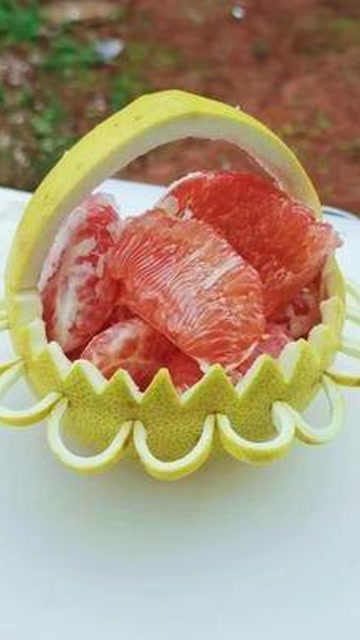 剥柚子 #花式切水果 在家也能水的花样水果蓝