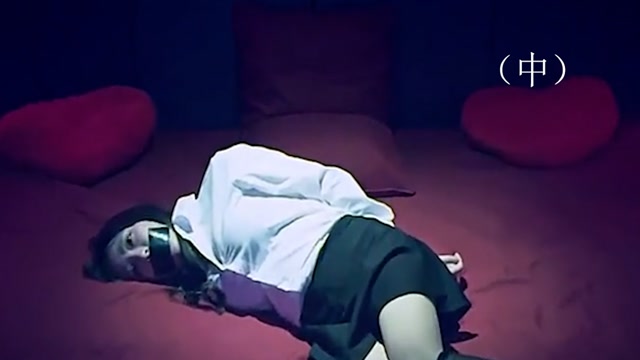 男人把女人绑起来居然让他回答6个问题