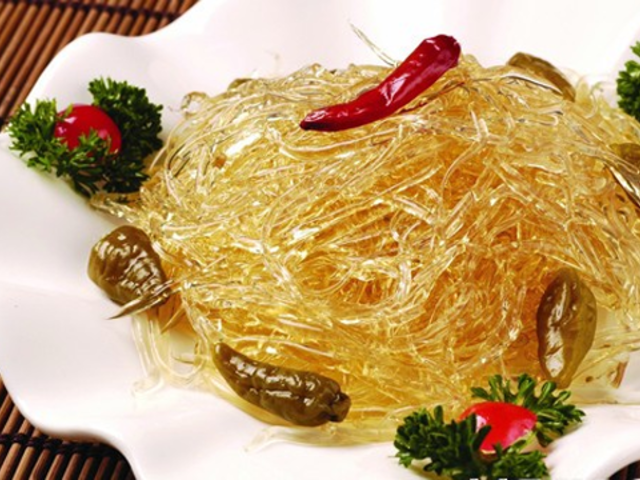 甲醛泡制"素鱼翅":40万斤流向市场 警方连窝端