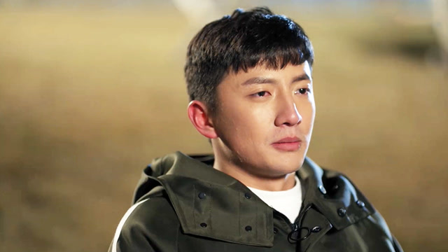 飞行少年:学员高松与父亲谈心