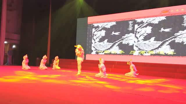 九班跪羊图演出