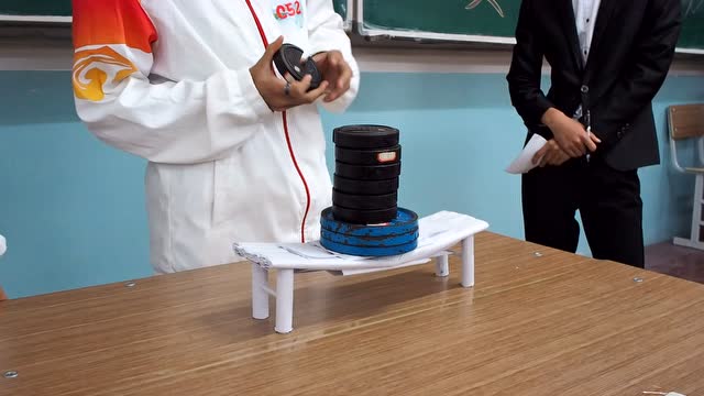 纸桥承重比赛片段