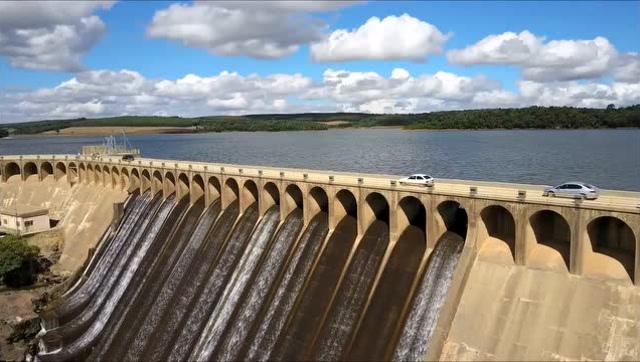南美洲亚马逊河经这座水坝变的很温顺