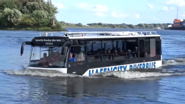 德国汉堡水路两栖旅游巴士!