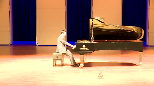 钢琴家秦川演奏肖邦《船歌》