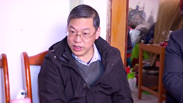周海金走访慰问莲洲镇老党员和困难群众
