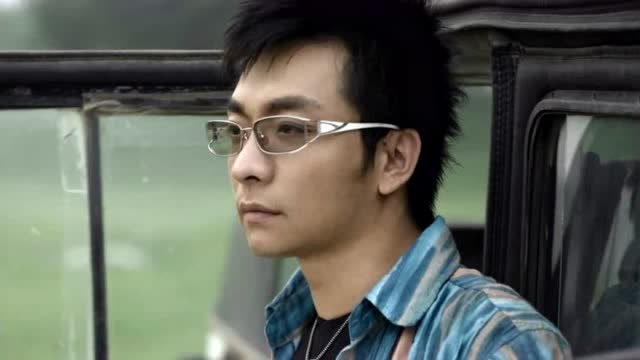 汤潮当年在春晚上唱了这首歌,感动了无数人,你还记得这首歌吗?