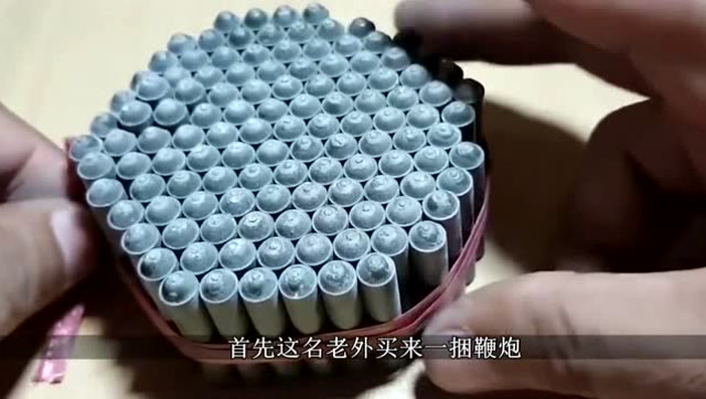 老外自制鞭炮陀螺,鞭炮节奏制动火力十足!