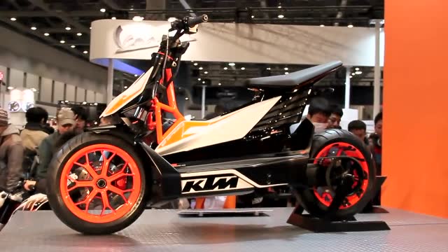 ktm电动踏板来了,单摇臂加皮带传动,帅炸了!
