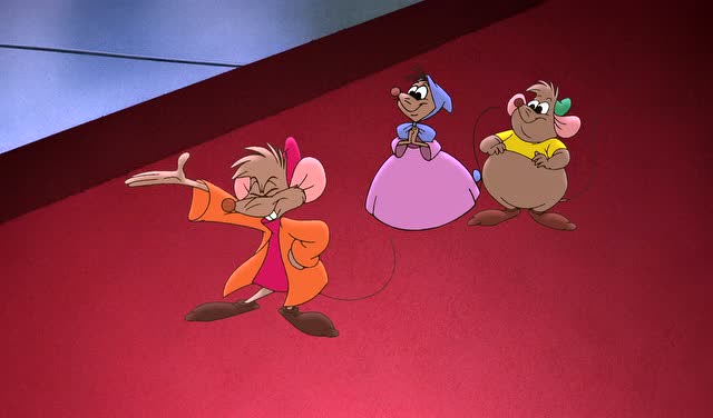 小老鼠为了找朋友,居然千辛万苦的跑到皇宫来找寻灰姑娘?