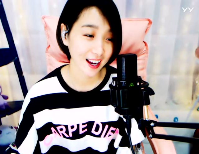 梁红演唱《西游记》插曲《女儿情》太好听了,简直和原唱不分伯仲