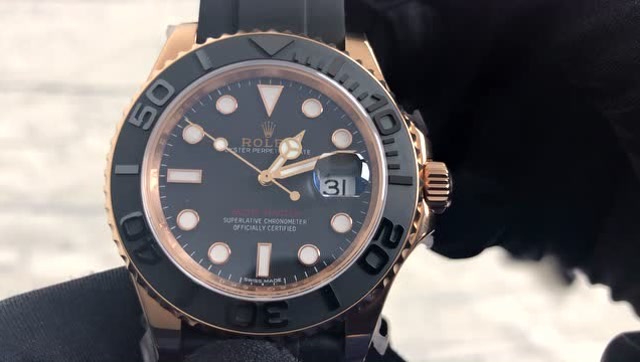 黑金配色的经典款式, 劳力士金游艇腕表