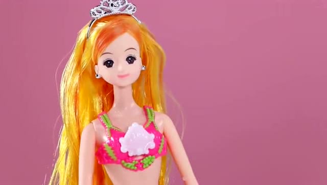 《小伶玩具》人鱼公主美美与芭比的奇幻变身之旅