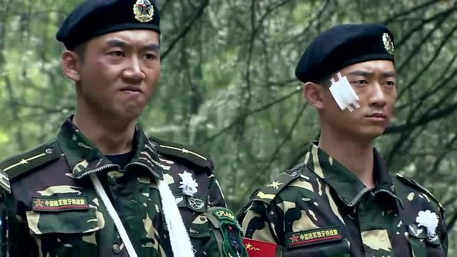 《我是特种兵》何晨光的父亲牺牲,音乐响起瞬间泪奔!