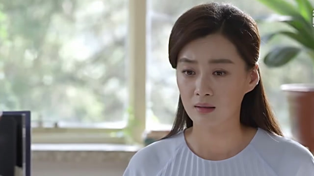 平凡岁月:张朵朵想在办公室做点什么,没想到遭人冷言冷语,为什么?