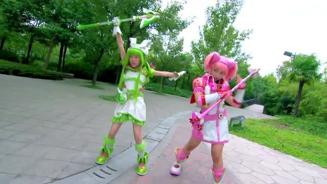 《舞法天女朵法拉》真真小善使出终极舞法,把企鹅怪打败了