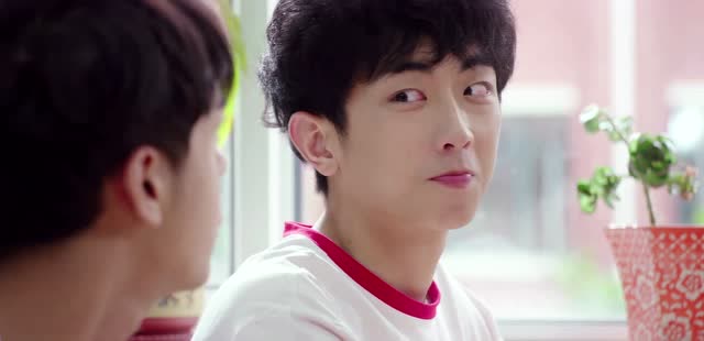 快把我哥带走:优乐来找时分要作业,时分想要用零食挡却失败了