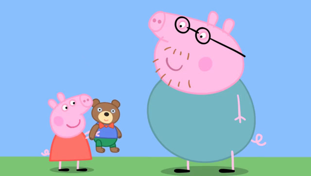 小猪佩奇要把小熊玩具送给爸爸