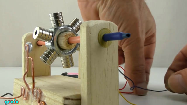 制作一个简易的电动机,来看看制作过程!