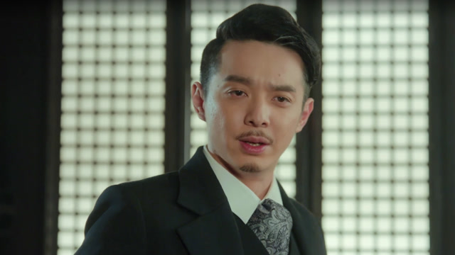 娘道:时少卿吃年夜饭,管家门外大喊,其实是给墙外的他通风报信