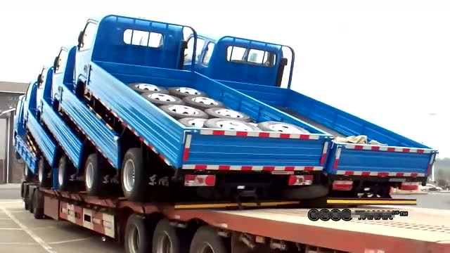 这车真给力,国内的飞机板轿运车,一次能装双排货,运力翻倍