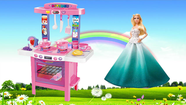 芭比娃娃手提箱厨房玩具之芭比给大家介绍自己的手提箱厨房