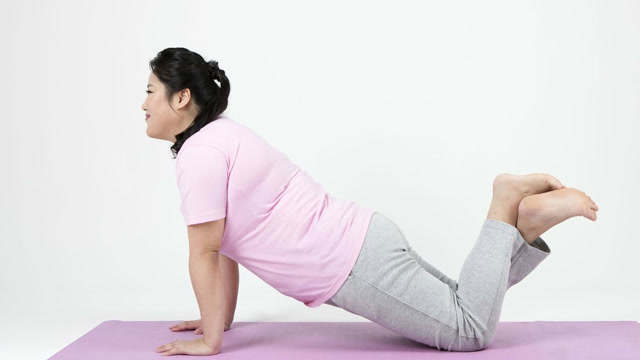 1个减肥动作,每天坚持10分钟,减脂瘦身,舒缓又安全