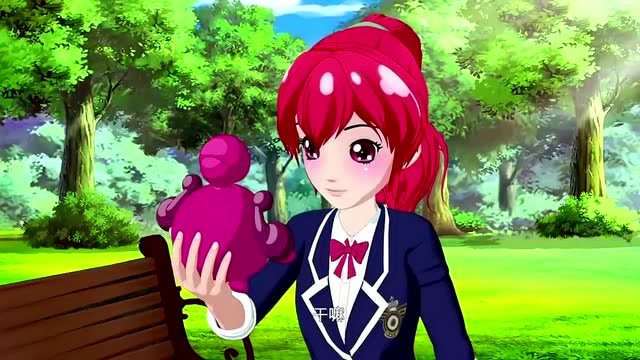 艾可魔法少女:乐英在钢琴里找到一个会说话的玩偶