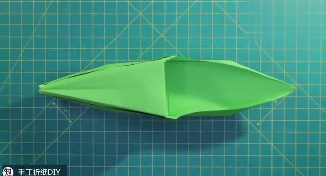 手工折纸diy,教你折一艘快艇,纸船的的折叠方法