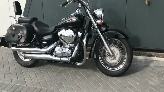 本田vt750 外观很有哈雷的风范!