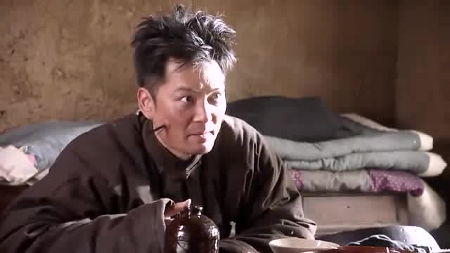 林海雪原:坏人几句美言便把三舅高兴坏了,一撮毛还挺有脑子