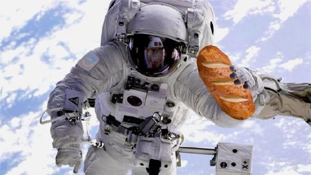 宇航员在太空吃各种食物,唯独不能吃它,知道真相后佩服他们