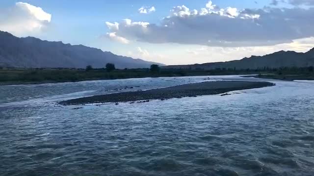 寂静的木扎提河