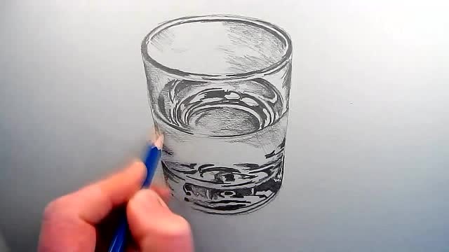 素描达人在纸上画的玻璃水杯,看着逼真又立体!