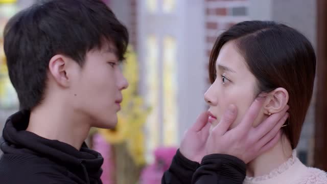 大约是爱:林菲菲遭前男友羞辱,小非挺身而出