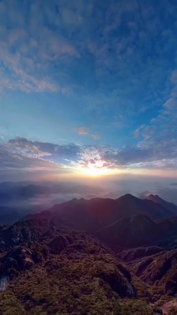 江西三清山旭日东升全景