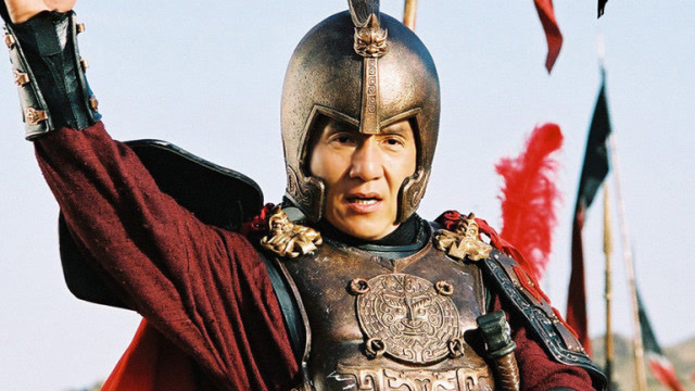 成龙首次出演古装片,与韩国美女上演古今爱情