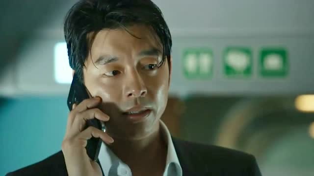 釜山行:盛京被困在车厢洗手间,她打电话向尚华求救