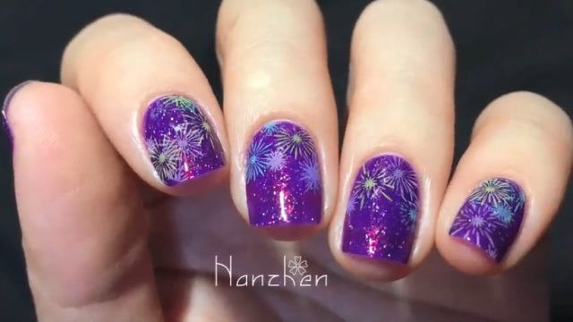超美的紫色烟花美甲,特别的显手白,超级好看超级高贵