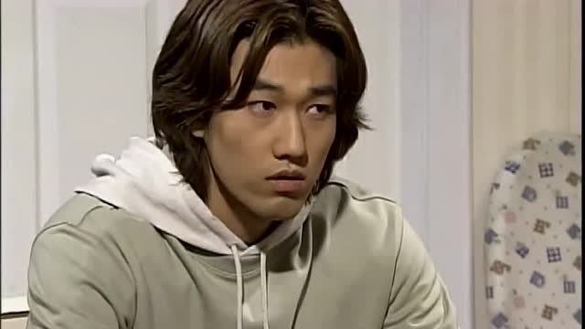 乞丐王子:大嫂刚收拾完紫菜离开,星星悄悄过来拿走紫菜,要去哪