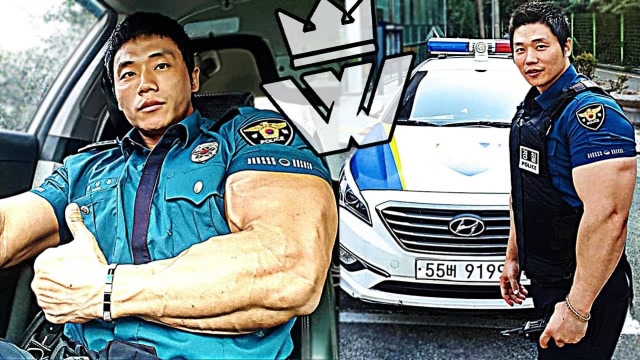 强壮粗大的警察届健美先生-疯狂健身的精彩