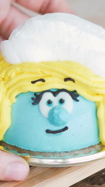 可爱的蓝精灵奶油小蛋糕制作