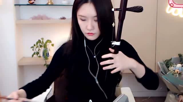 百万粉丝女主播演奏二胡名曲,水平果然不俗,理解很独特!
