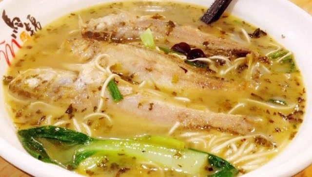 开了100多年的早点店,刀鱼面是招牌,最多能卖1000碗,好吃又实惠